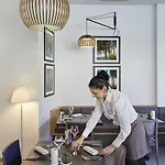 Eau Thermale L'hotel מלון 4*