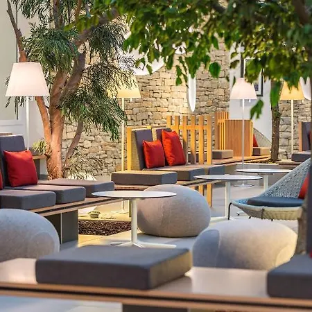 Eau Thermale L'hotel 아벤느