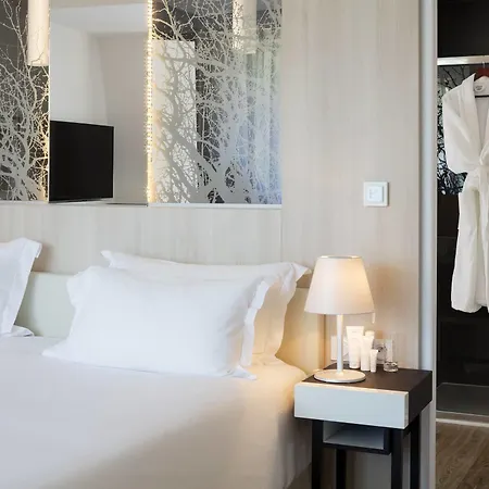 Eau Thermale L'hotel 아벤느