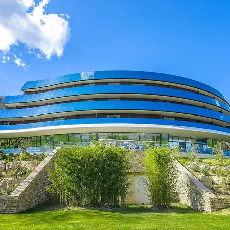 Eau Thermale L'hotel 4*