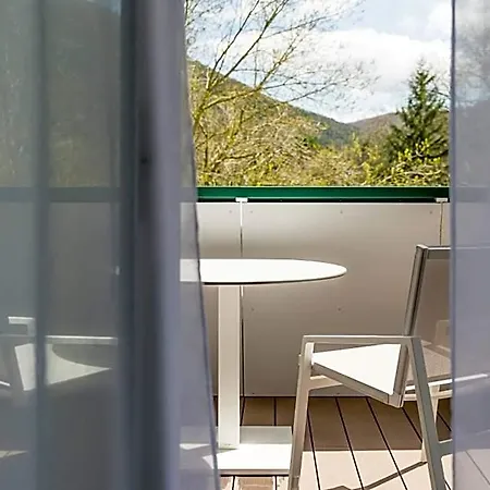 Eau Thermale L'hôtel Hotel 4*