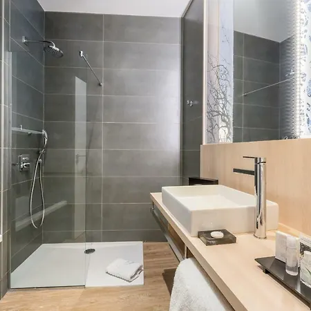 Eau Thermale L'hotel 호텔 아벤느