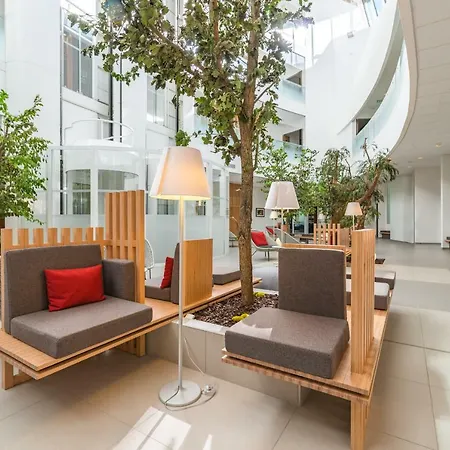 Eau Thermale L'hotel 아벤느
