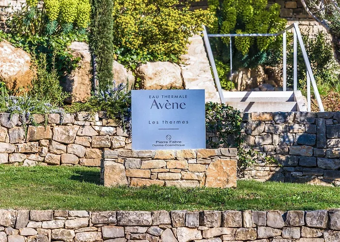 Eau Thermale L'hôtel Hotel